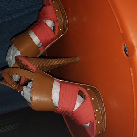NWOT Club Moda high heels - Picture 2 of 6